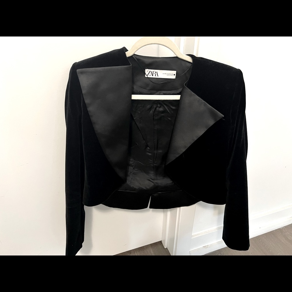 Zara cropped Tuxedo blazer